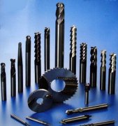 加工中心使用的刀具必需具备什么性能